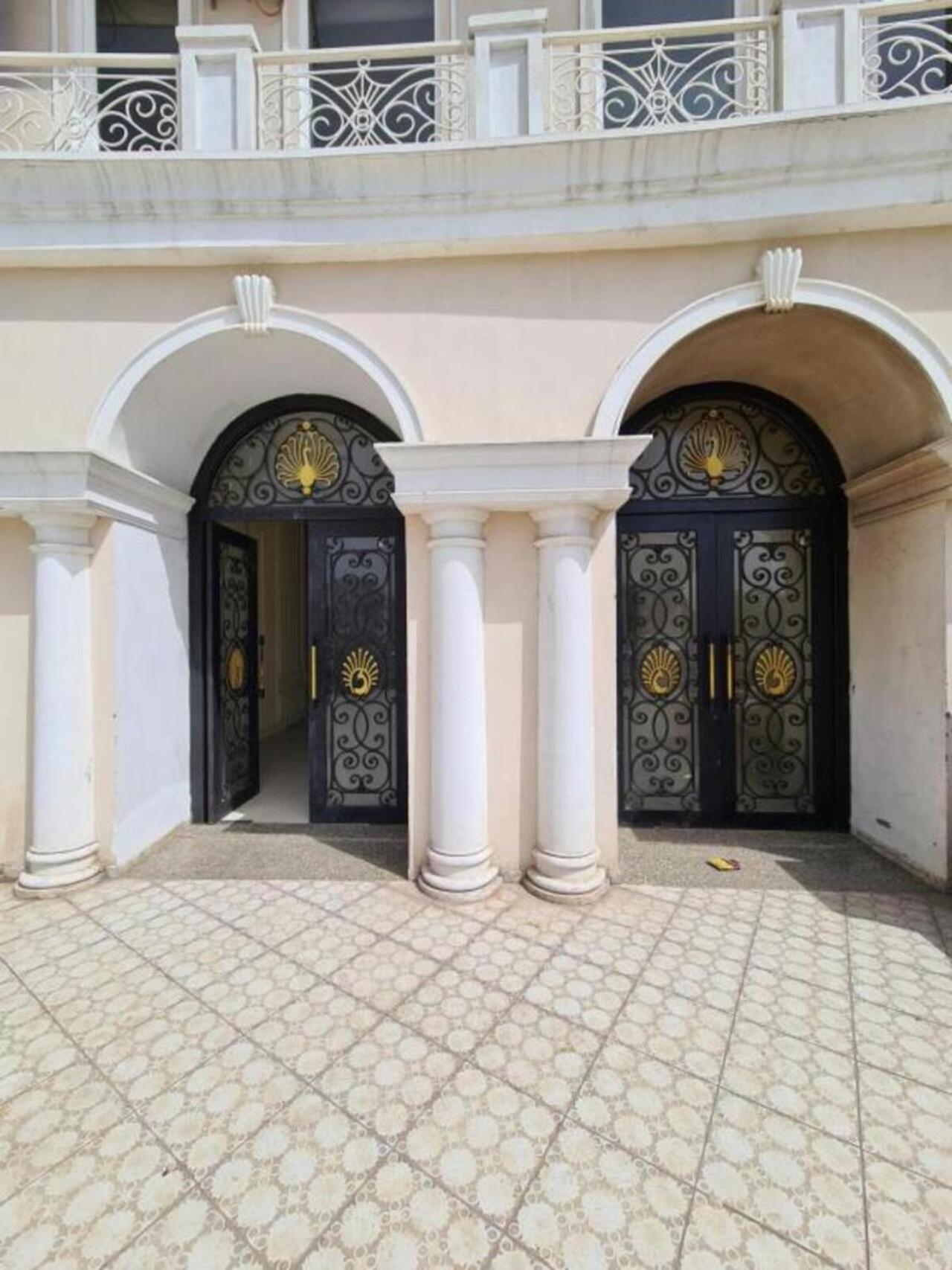 Lord Krishna Place Vrindavan Exterior photo